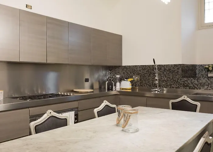 Amazing 4 Bedrooms With Garden